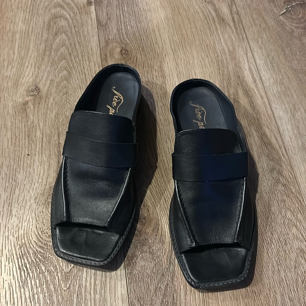 Free people slides